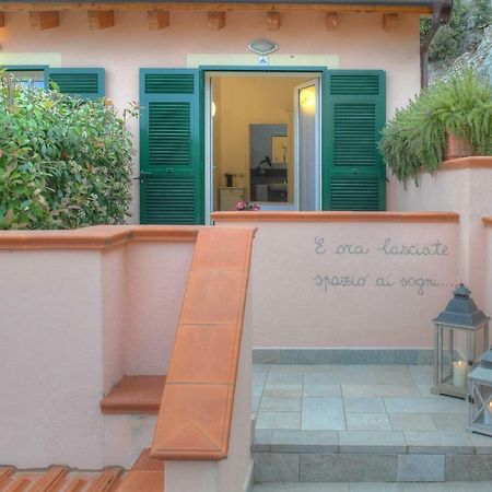 La Locanda Di Cucco Finale Ligure Luaran gambar