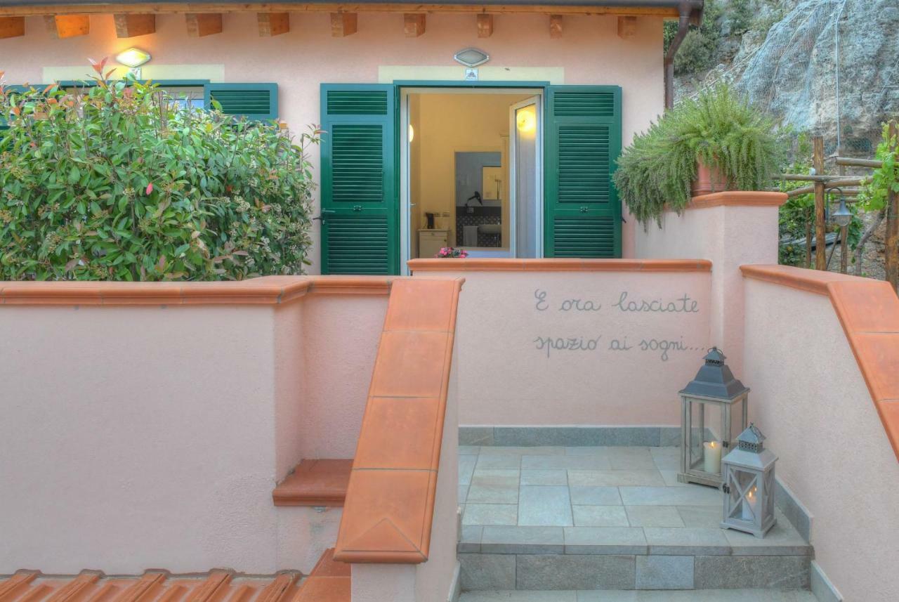 La Locanda Di Cucco Finale Ligure Luaran gambar